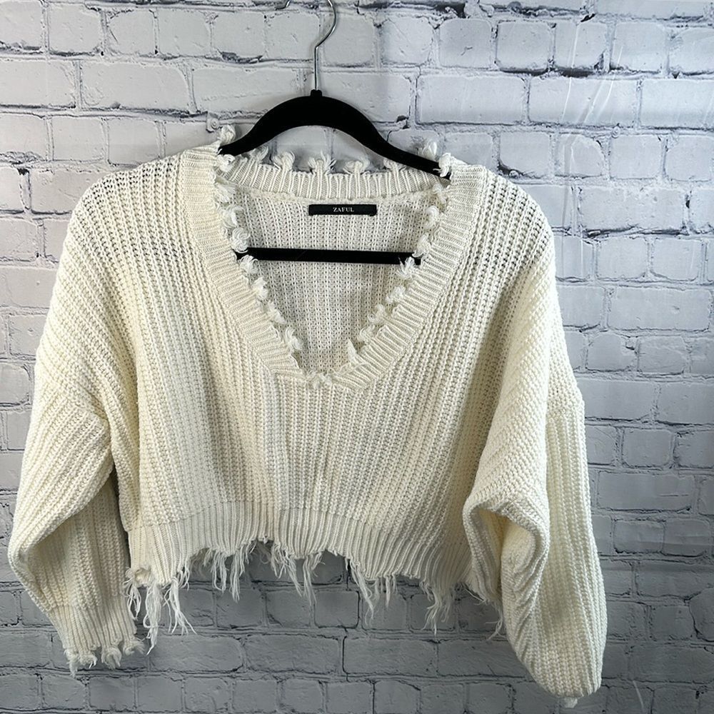 🧥 Zaful Cream Frayed Cropped Sweater - Size Small